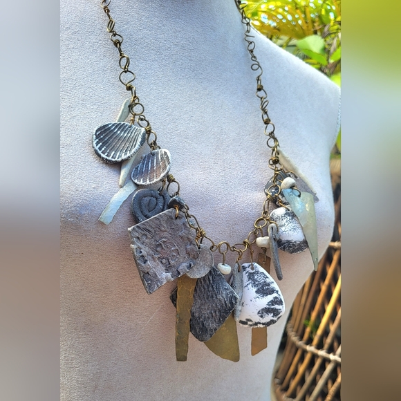 ARTISAN NECKLACE - Picture 2 of 8